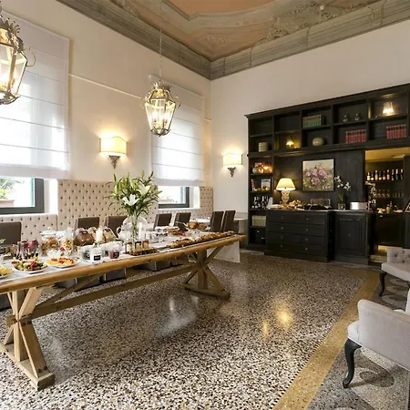 Palazzo Lorenzo Boutique & Hotel 4*